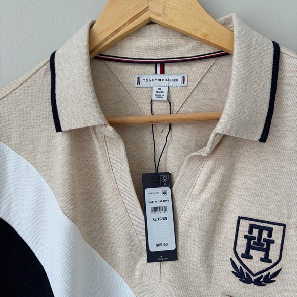 NWT TOMMY HILFIGER XL Beige and Black Short Sleeve VNeck Polo Shirt Casual LOGO - Picture 4 of 6